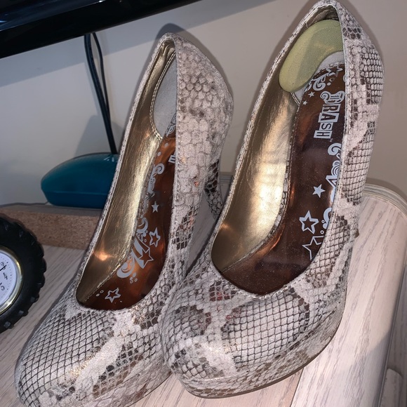 London Trash High Heels - Picture 2 of 2